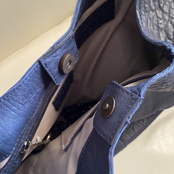 Elegant Midnight Blue Leather Hobo Bag - Picture 7 of 15